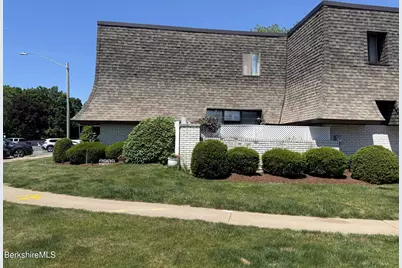 202 Beekman Dr, Agawam, MA 01001 - Photo 3