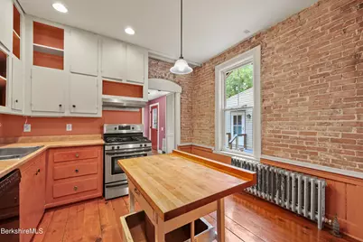 46 Pomeroy Ave, Pittsfield, MA 01201 - Photo 19