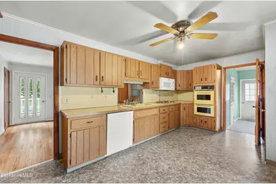 49 Dutchess Ave, Pittsfield, MA 01201 - Photo 13