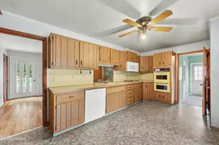 49 Dutchess Ave, Pittsfield, MA 01201 - Photo 13