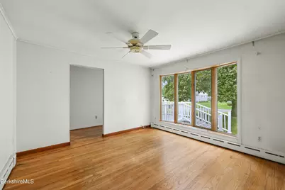 49 Dutchess Ave, Pittsfield, MA 01201 - Photo 9