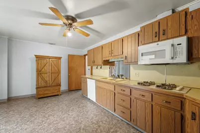 49 Dutchess Ave, Pittsfield, MA 01201 - Photo 15