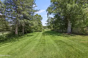 83 Summer St, Lanesborough, MA 01237 - Photo 33