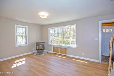 96 Boylston St Ext, Pittsfield, MA 01201 - Photo 17