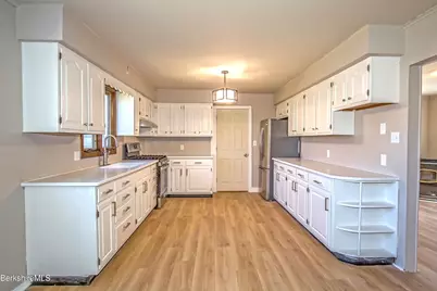 96 Boylston St Ext, Pittsfield, MA 01201 - Photo 11