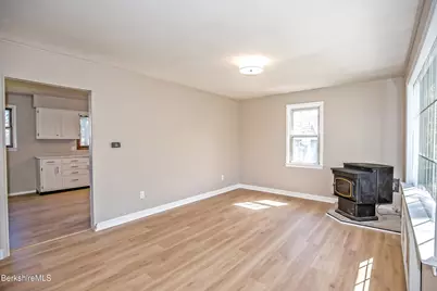 96 Boylston St Ext, Pittsfield, MA 01201 - Photo 15