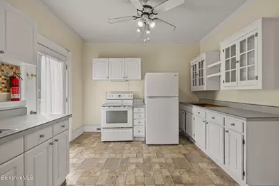 66 Quincy St, North Adams, MA 01247 - Photo 9