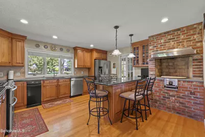 490 Williams St, Pittsfield, MA 01201 - Photo 3