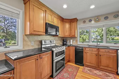 490 Williams St, Pittsfield, MA 01201 - Photo 5