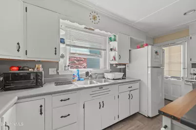 302 Eagle St, North Adams, MA 01247 - Photo 13