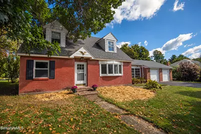 5 Whitman St, Pittsfield, MA 01201 - Photo 1