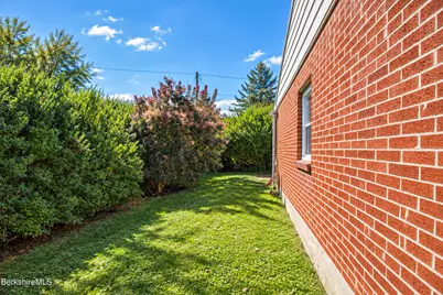 5 Whitman St, Pittsfield, MA 01201 - Photo 29