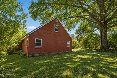 5 Whitman St, Pittsfield, MA 01201 - Photo 25