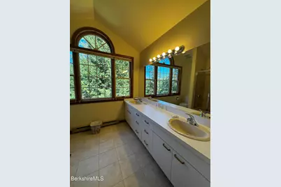 9124 Mountainside Dr, Hancock, MA 01237 - Photo 23