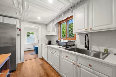 395 Fairview St, Lee, MA 01238 - Photo 11