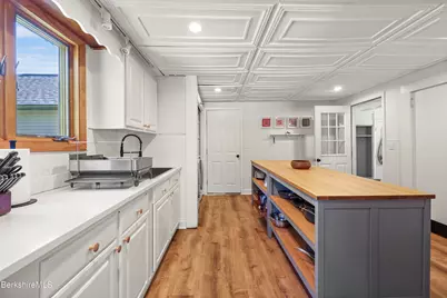 395 Fairview St, Lee, MA 01238 - Photo 9
