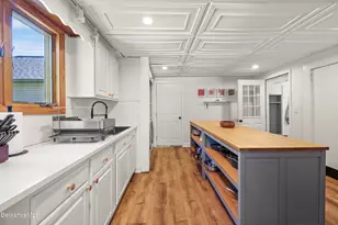 395 Fairview St, Lee, MA 01238 - Photo 9
