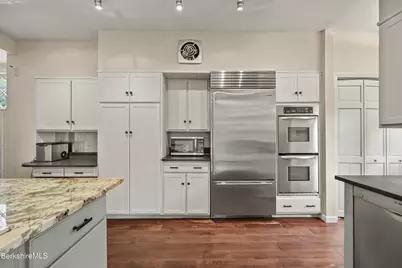 203 Bartlett Ave, Pittsfield, MA 01201 - Photo 15