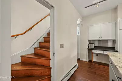 203 Bartlett Ave, Pittsfield, MA 01201 - Photo 23