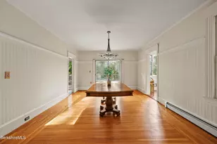 203 Bartlett Ave, Pittsfield, MA 01201 - Photo 9