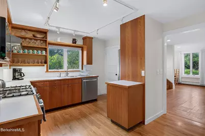 31 Division St, Great Barrington, MA 01230 - Photo 15