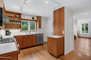 31 Division St, Great Barrington, MA 01230 - Photo 15