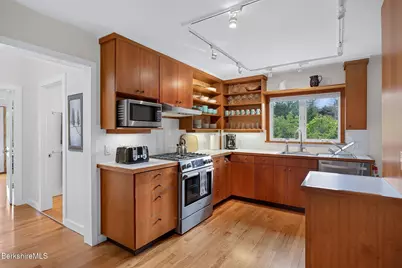 31 Division St, Great Barrington, MA 01230 - Photo 17