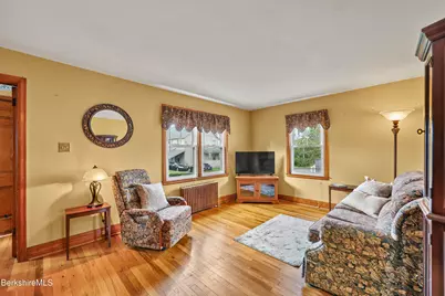 11 Allessio St, Pittsfield, MA 01201 - Photo 5