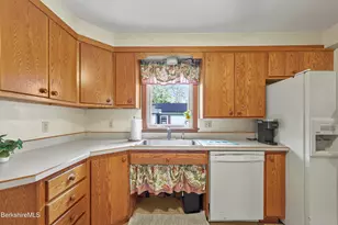 11 Allessio St, Pittsfield, MA 01201 - Photo 13