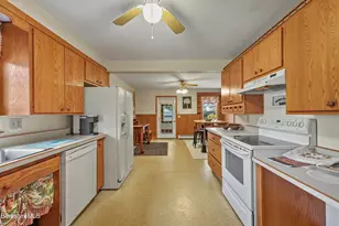 11 Allessio St, Pittsfield, MA 01201 - Photo 9