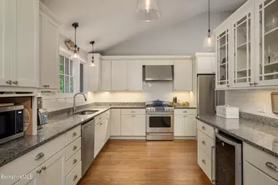 99 Buxton Hill Rd, Williamstown, MA 01267 - Photo 9