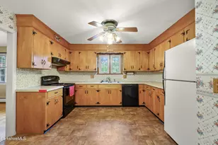 24 Raymond Dr, Dalton, MA 01226 - Photo 15