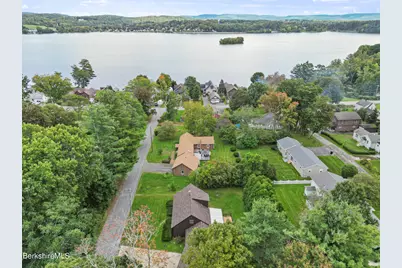 11 Opeechee St, Lanesborough, MA 01237 - Photo 1