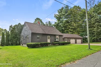 11 Opeechee St, Lanesborough, MA 01237 - Photo 3