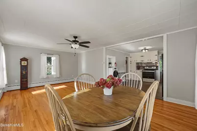 582 W Housatonic St, Pittsfield, MA 01201 - Photo 5