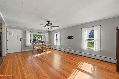 582 W Housatonic St, Pittsfield, MA 01201 - Photo 9