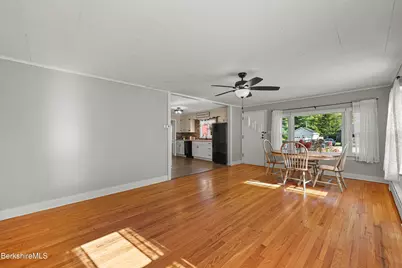 582 W Housatonic St, Pittsfield, MA 01201 - Photo 11