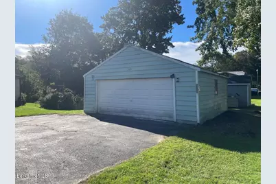 88 Cromwell Ave, Pittsfield, MA 01201 - Photo 25