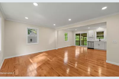 306 Partridge Rd, Pittsfield, MA 01201 - Photo 15