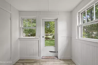 82 Acorn St, Pittsfield, MA 01201 - Photo 11