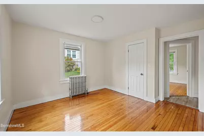 82 Acorn St, Pittsfield, MA 01201 - Photo 5