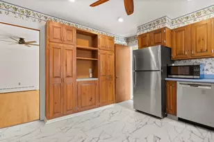 84 Lillian St, Pittsfield, MA 01201 - Photo 9