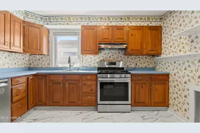 84 Lillian St, Pittsfield, MA 01201 - Photo 7