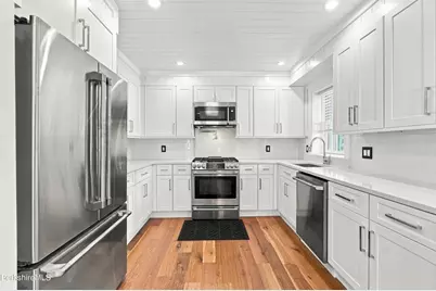 162 Columbia St, Adams, MA 01220 - Photo 5