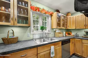 135 S Rd, Peru, MA 01235 - Photo 35