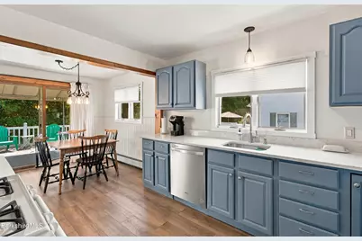20 Delaware Ave, Pittsfield, MA 01201 - Photo 11