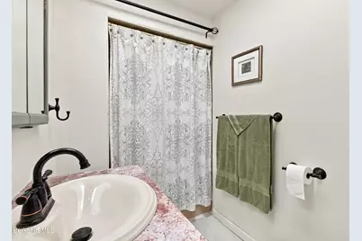 20 Delaware Ave, Pittsfield, MA 01201 - Photo 37