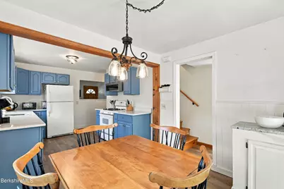 20 Delaware Ave, Pittsfield, MA 01201 - Photo 19