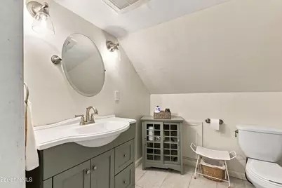 20 Delaware Ave, Pittsfield, MA 01201 - Photo 41