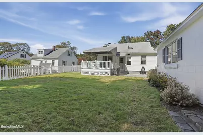 20 Delaware Ave, Pittsfield, MA 01201 - Photo 67